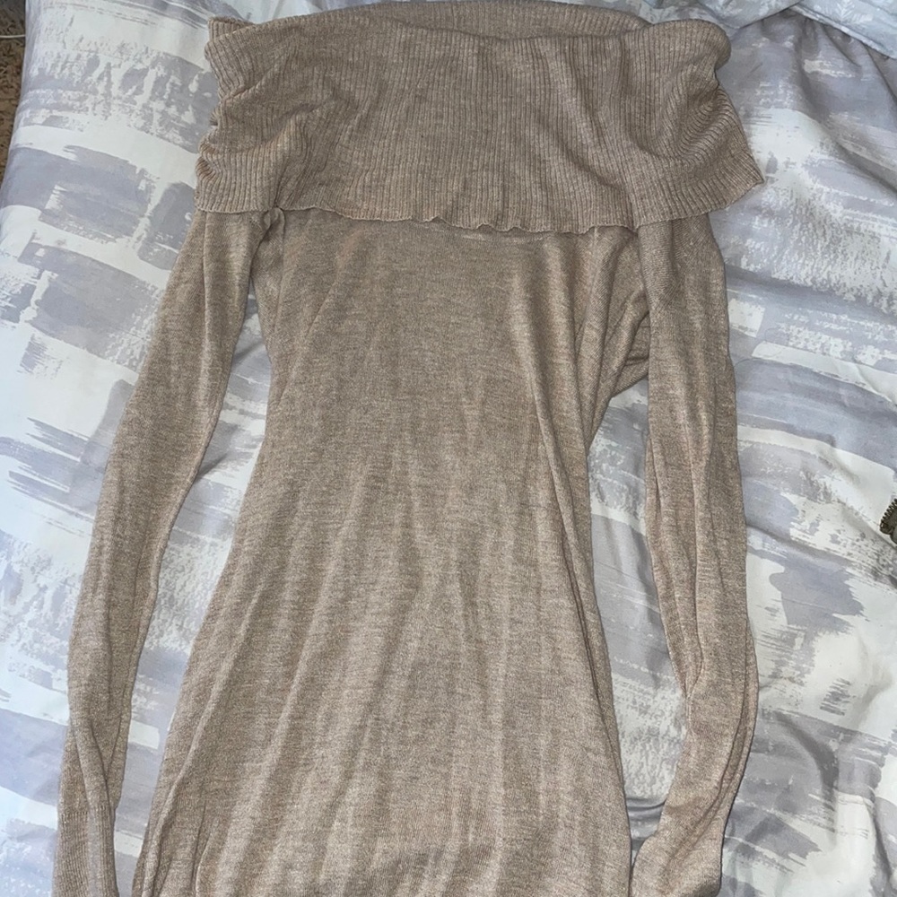H&M beige turtle neck
